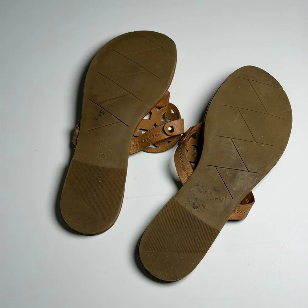 Franco Fortini Womens Tan Medallion Thong Flat Sandals Gold Stud Size 11 Summer